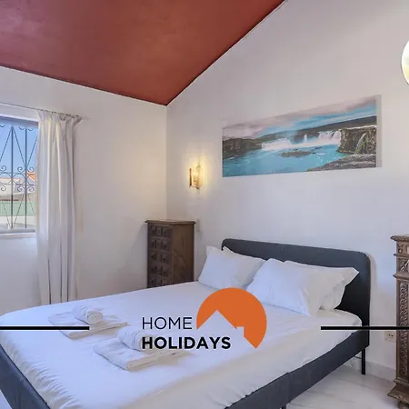 #329 Families Only - Jacaranda By Holidays *