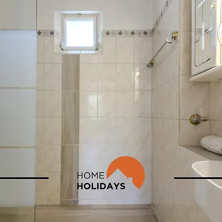 Villa #329 Families Only - Jacaranda By Holidays *