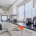 #329 W Pool Family *