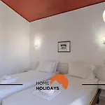 #329 W Pool Family *